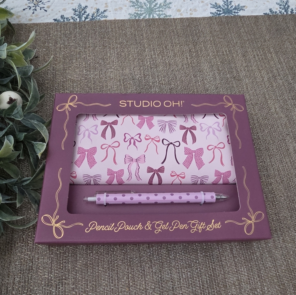 Studio Pink Pencil Pouch & Gel Pen Gift Set